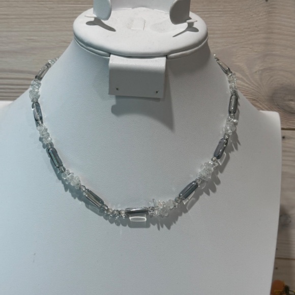 Vtg Necklaces Set Glass Lilac Pebbled And Glass Sea Blue Natural Crystal Quartz - Picture 8 of 12